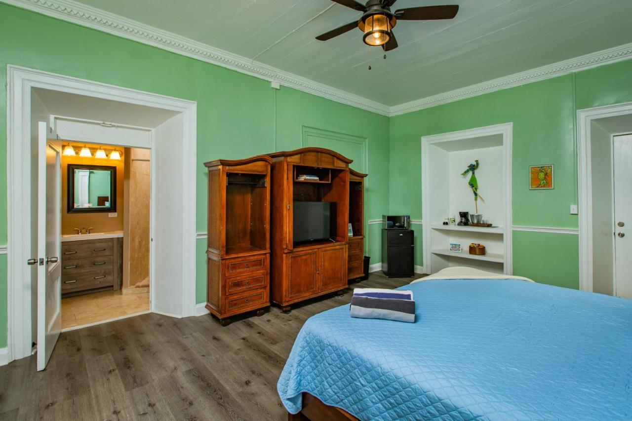 فندق Victoria House Frederiksted المظهر الخارجي الصورة