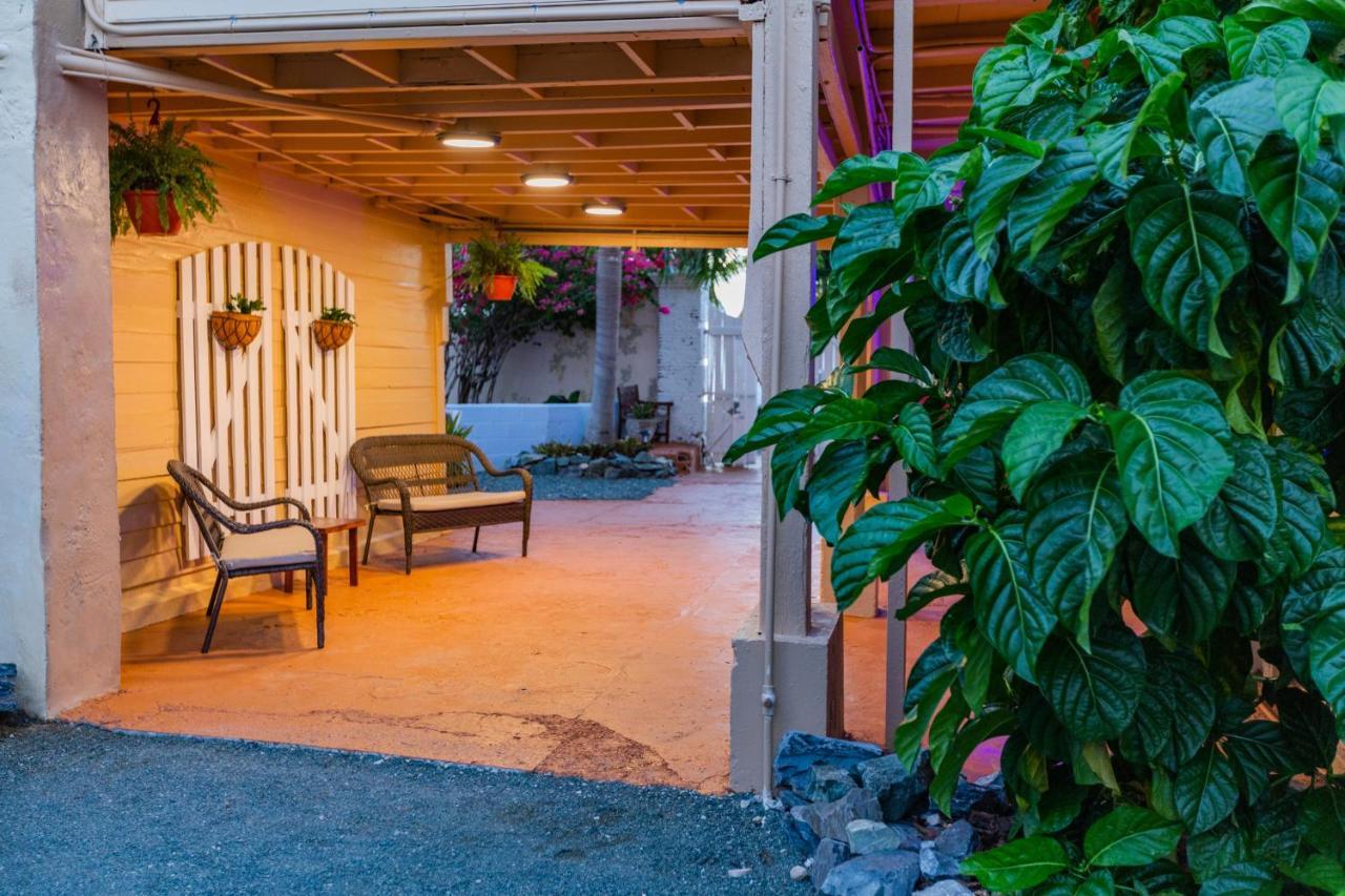 فندق Victoria House Frederiksted المظهر الخارجي الصورة