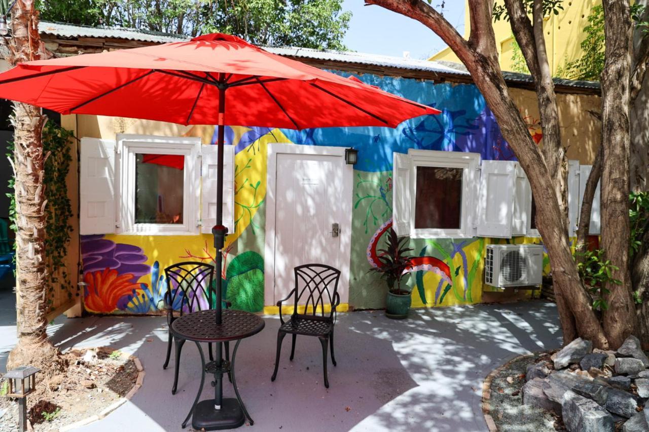 فندق Victoria House Frederiksted المظهر الخارجي الصورة